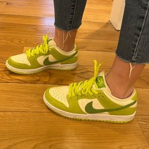NIKE SB’s 🍏